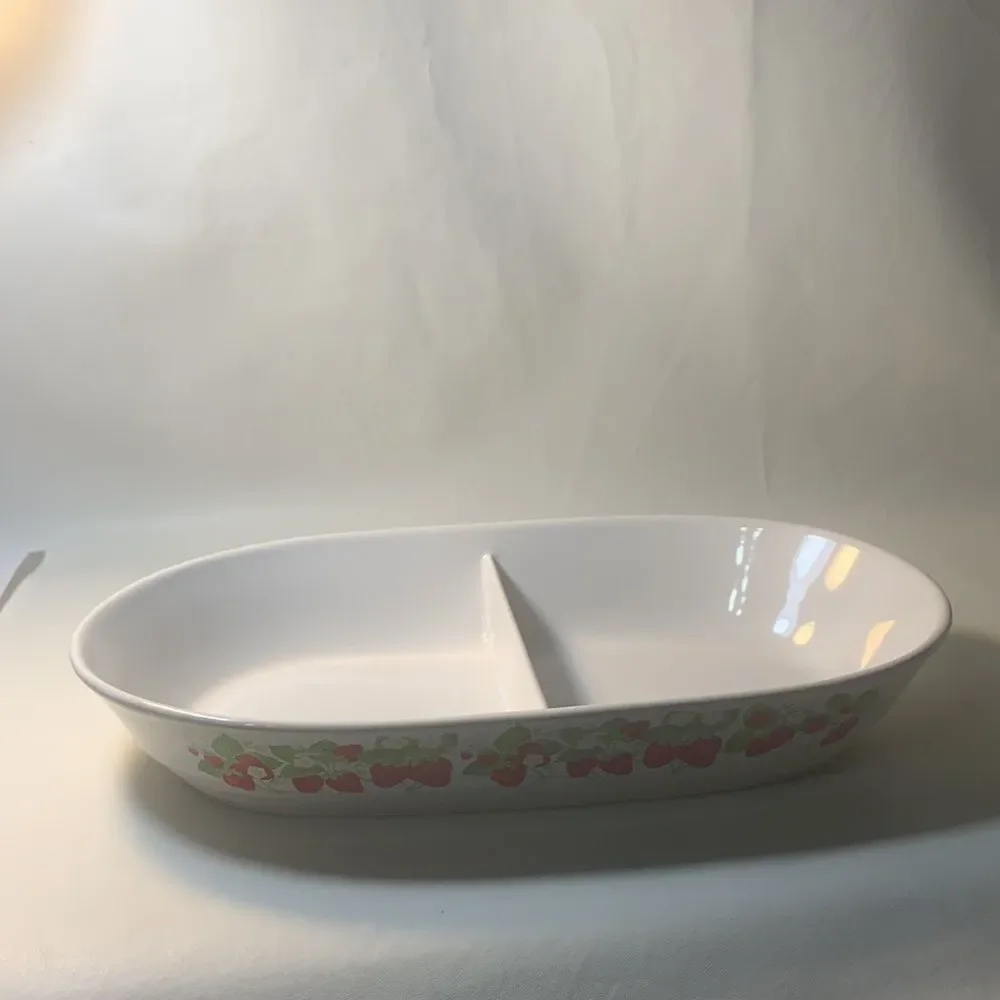 Strawberry Patch Divided Bake Serve Store Bakeware